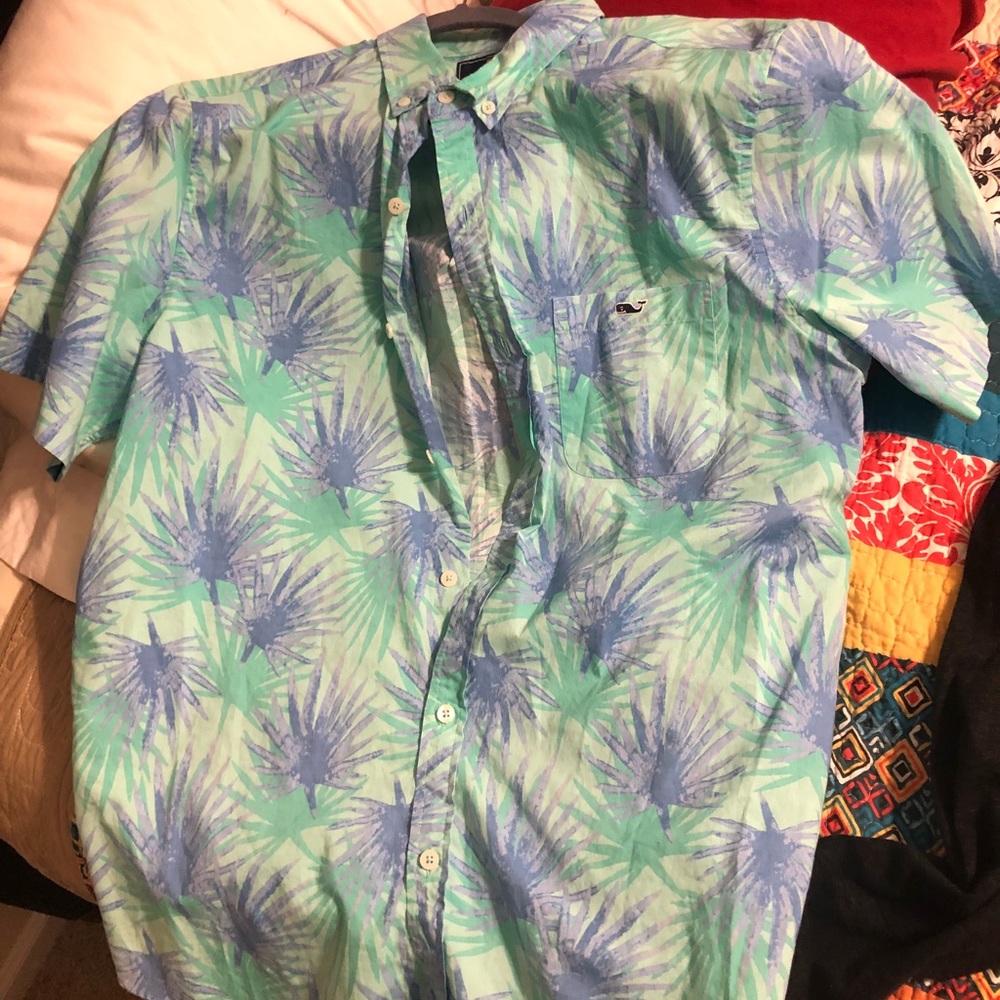 Vineyard vines shirt